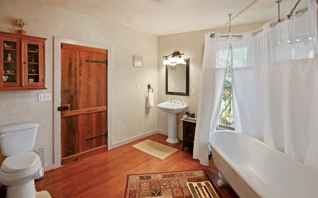 Czech 1 Bedroom Cabin by RedAwning