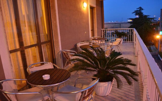 Hotel A-14