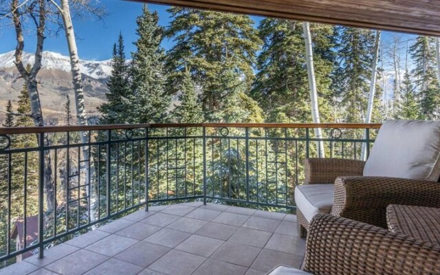 Slopeside Villa by Exceptional Stays
