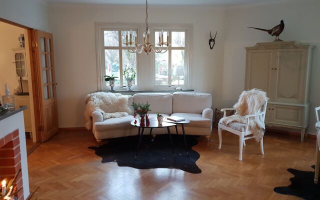 Vita Huset Hotell B&B Sölvesborg