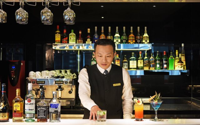 Fullon Hotel Taoyuan Airport Access MRT A8