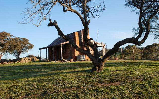 Mancuso Country Cottage Retreat