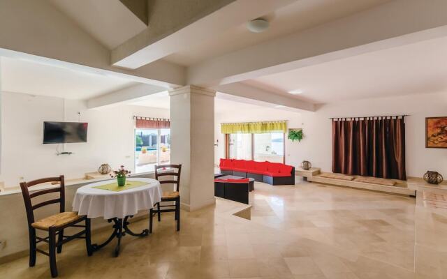 Nice Home in Orasac With Wifi and 6 Bedrooms
