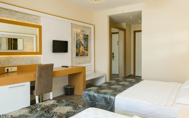 Kaila Beach Hotel - All Inclusive