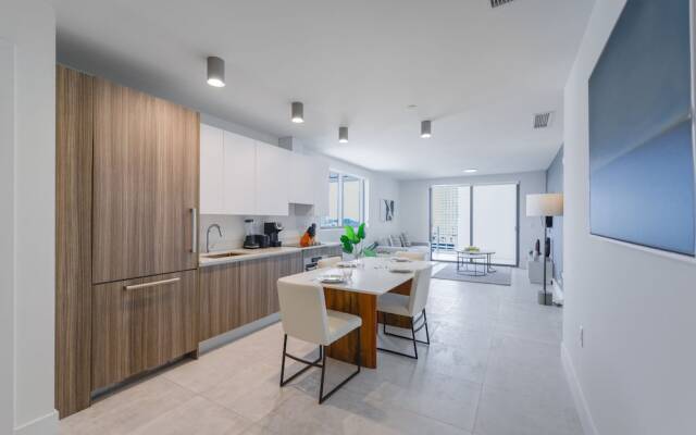 Prime location Luxury Condo at brickell