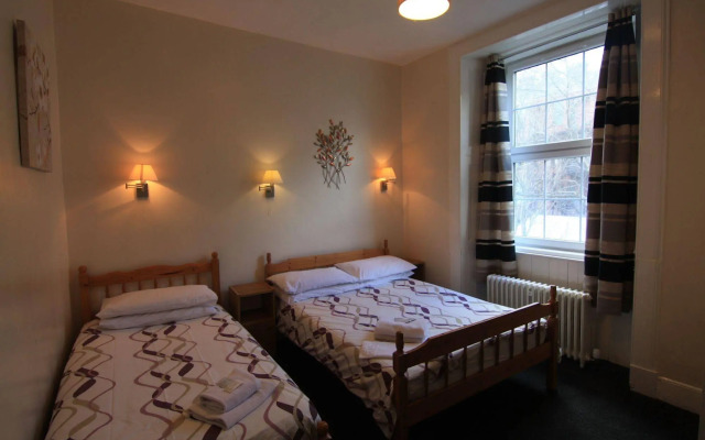 The Hampton Court Guesthouse