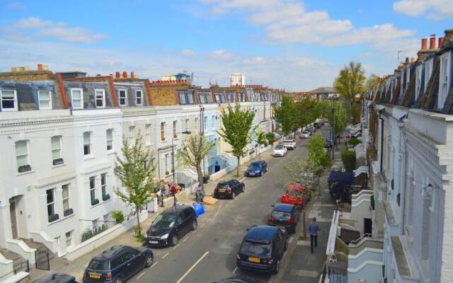 Lovely Top Floor Flat in Leafy Fulham