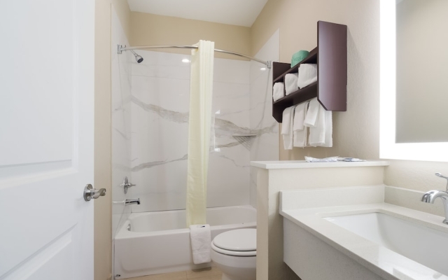 Scottish Inn & Suites