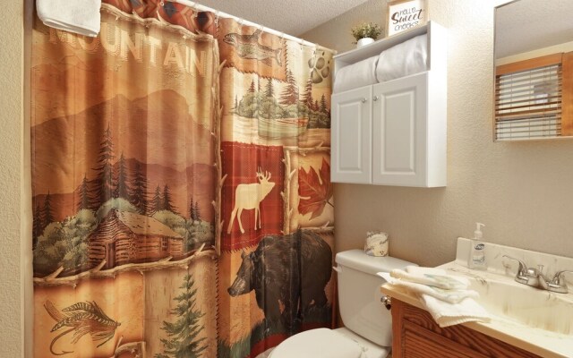 2166-alpine Adventure 5 Bedroom Home by RedAwning