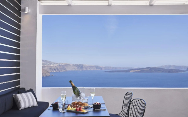 Mr and Mrs White Oia – Santorini