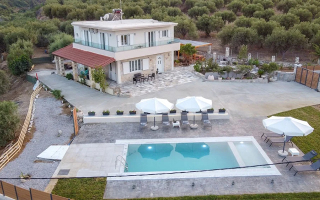 Villa Nontas Ntina with Private Pool