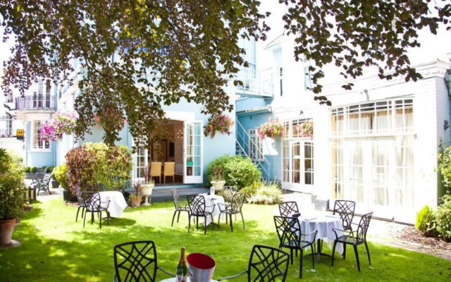 The Royal Adelaide Hotel