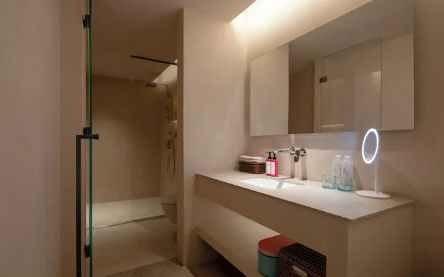 Dali Shuanglang Luna Seaview Hotel