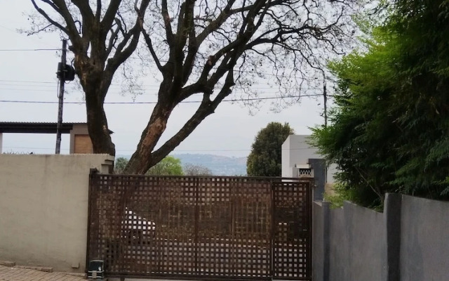 Charming Studio Oasis in Kensington, Johannesburg