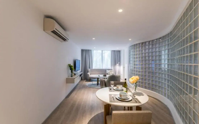 Lanson Place Winsland, Singapore