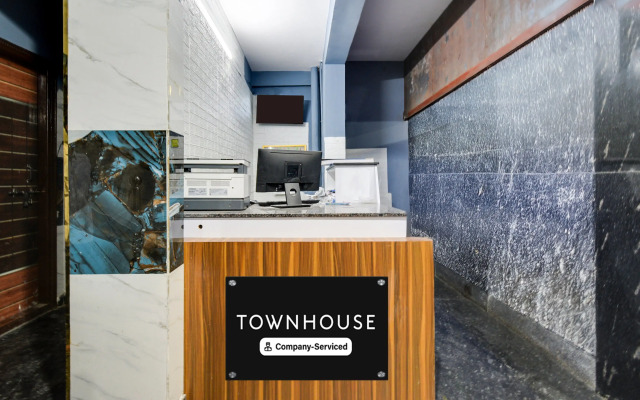 Super Townhouse Hitech City Near Yashoda Hospital