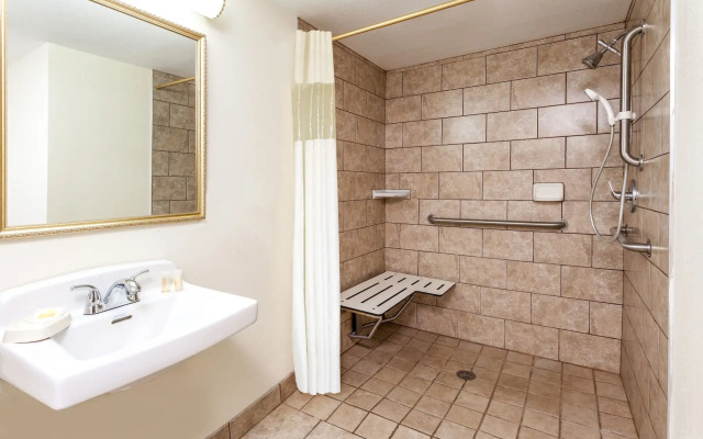 Best Western Georgian Inn
