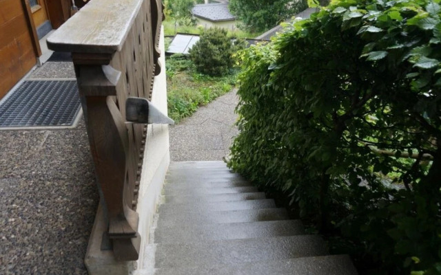 Halten Zweisimmen in Zweisimmen