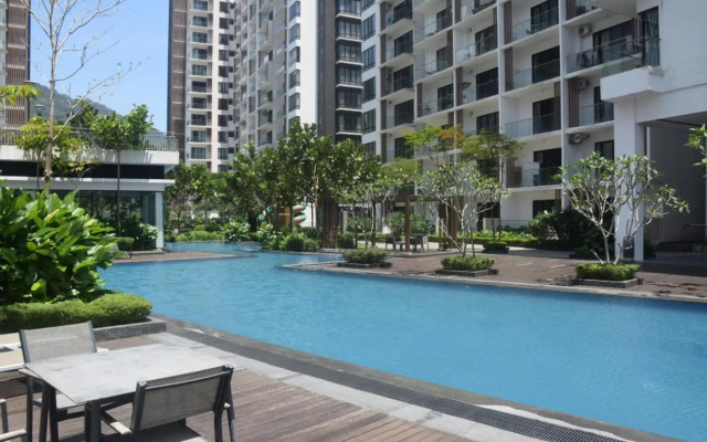 Pool View Casa Suite @ Midhill Genting Highlands (5pax)