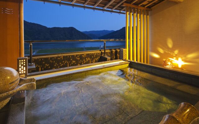 Kawaguchiya Kinosaki Riverside Hotel