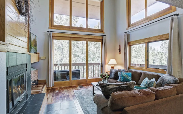 Sophie's Chalet 3 Bedroom Townhouse by RedAwning