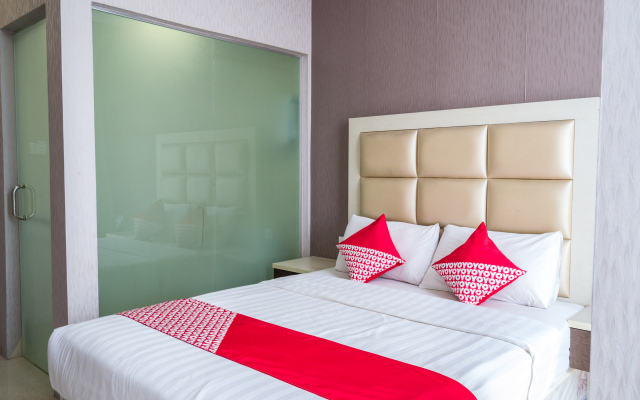 OYO 676 Nasa Hotel
