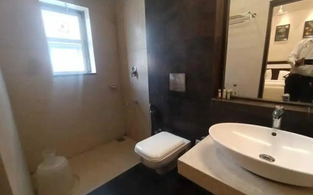 Yuvraj Palace Inn
