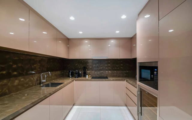 LUX The Zaafran Burj Khalifa View Suite