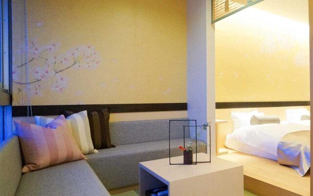 Toba Grand Hotel
