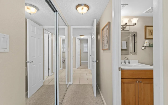 Sea Coast Gardens II 107