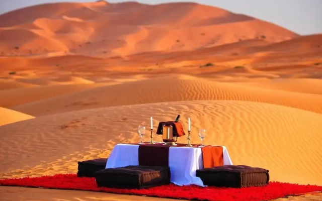 Bivouac Les Dunes De  Chegaga