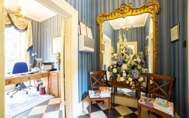 OYO Bailbrook Lodge, Bath