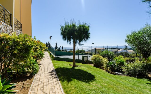 Sea view Apartment with relax Terrace & 2 Swimming pools