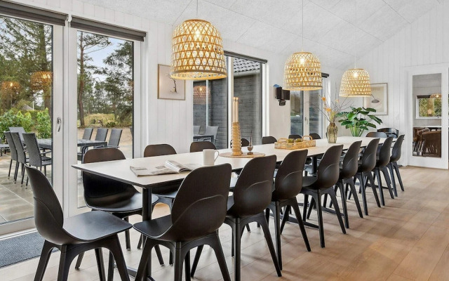 Spacious Retreat for 20 - By Traum Ferienwohnungen