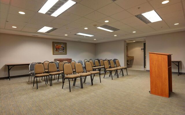 Country Inn & Suites by Radisson, Conyers, GA