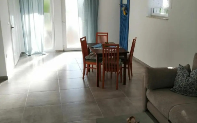 Kuća Moni