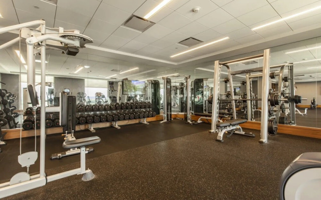 Louisville's Triple Crown Condo by Cozysuites