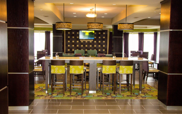 Holiday Inn Express & Suites Sikeston Southwest by IHG