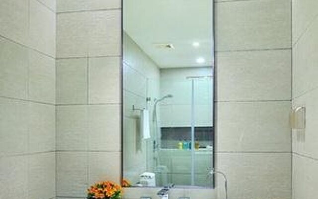 Home Inn Plus Kunming Qingnian Road Jinying Square
