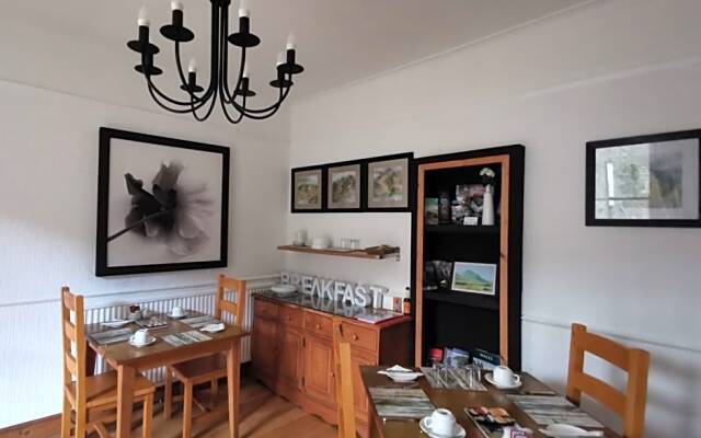 Dolweunydd Bed & Breakfast