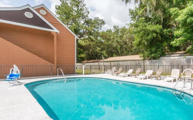 Gator Town Inn