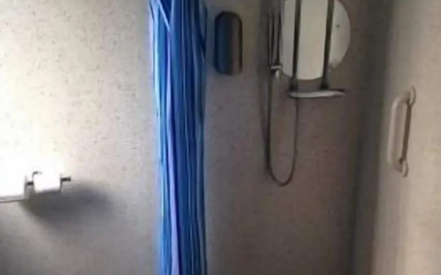 5 Corners Guest Inn
