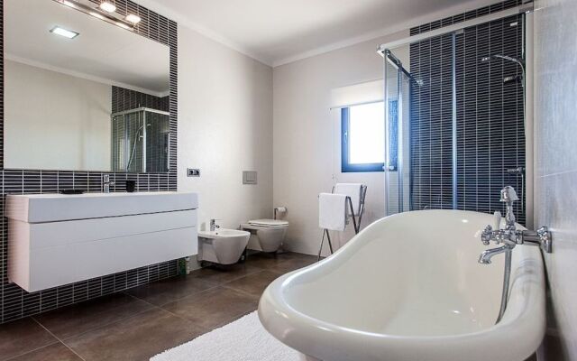 Pool House Marineta
