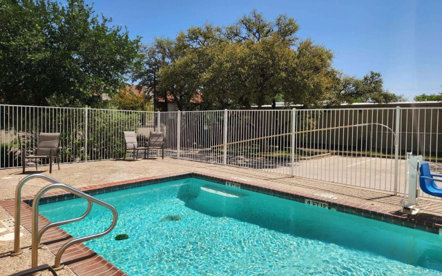 Baymont by Wyndham San Antonio Airport