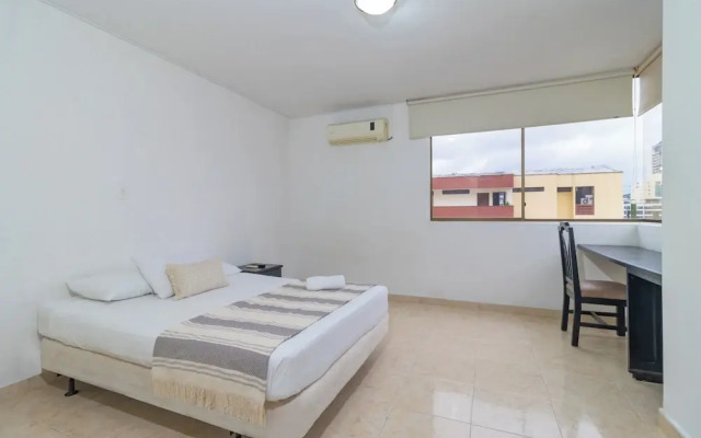 Hotel Axis Inn By GEH Suites