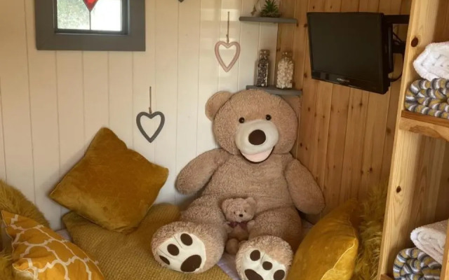 Shepherd's Hut at St Anne's - Costal Location