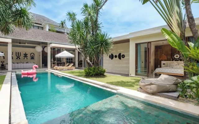 Villa Dreamer by Villa Finder