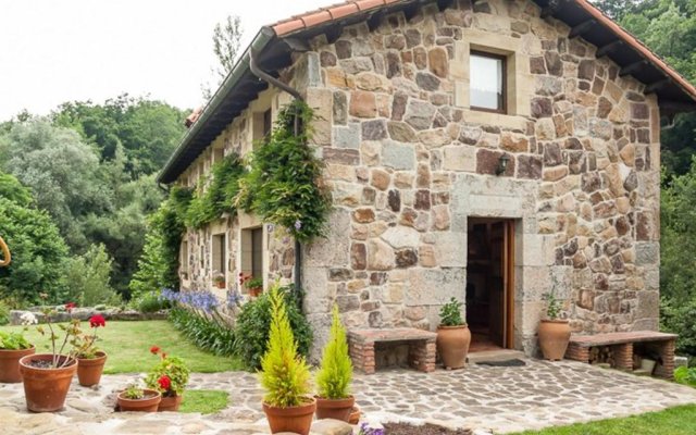 House with 3 bedrooms in Cantabria with wonderful lake view enclosed garden and WiFi 11 km from the beach