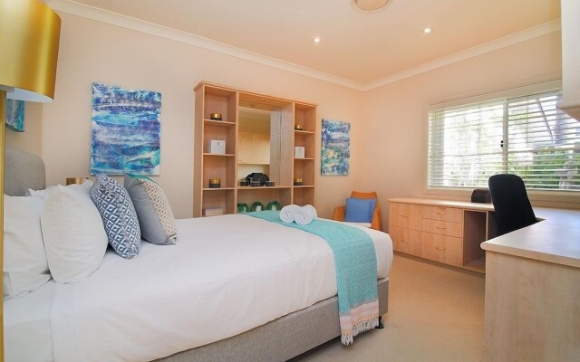 Holiday Home Coveside @ Sanctuary Cove