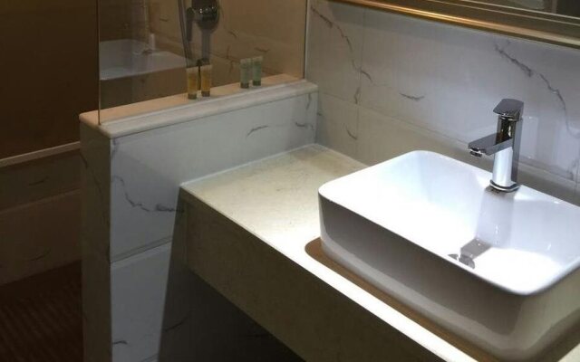 Zhongying Holiday Hotel - Foshan